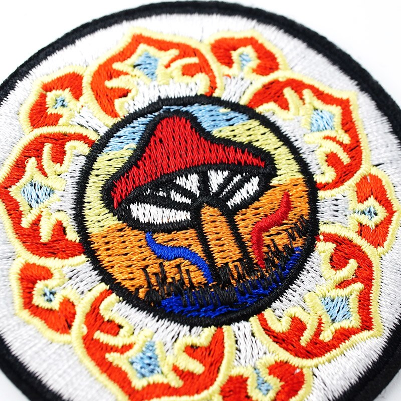 Svampe størrelse :7.1 x 7.3cm stof strygemærke badge broderede badges abstrakte børnemærker til tøj klistermærker 0070