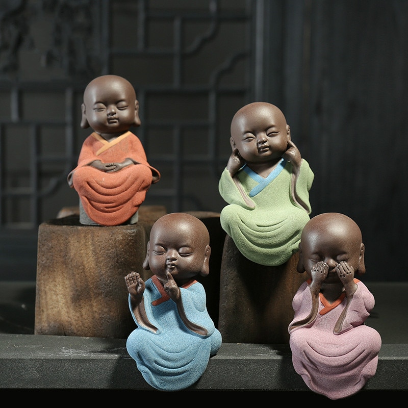 Paars zand thee huisdier monnik zen sierlijke sculptuur accessoires huisdecoratie artistieke decoratie boeddhabeeld.