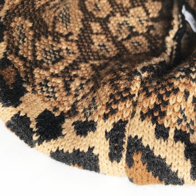 Leopard mössor dam höst vinter plysch boll hatt tryckt varm tjocka stickad huvudbonad keps