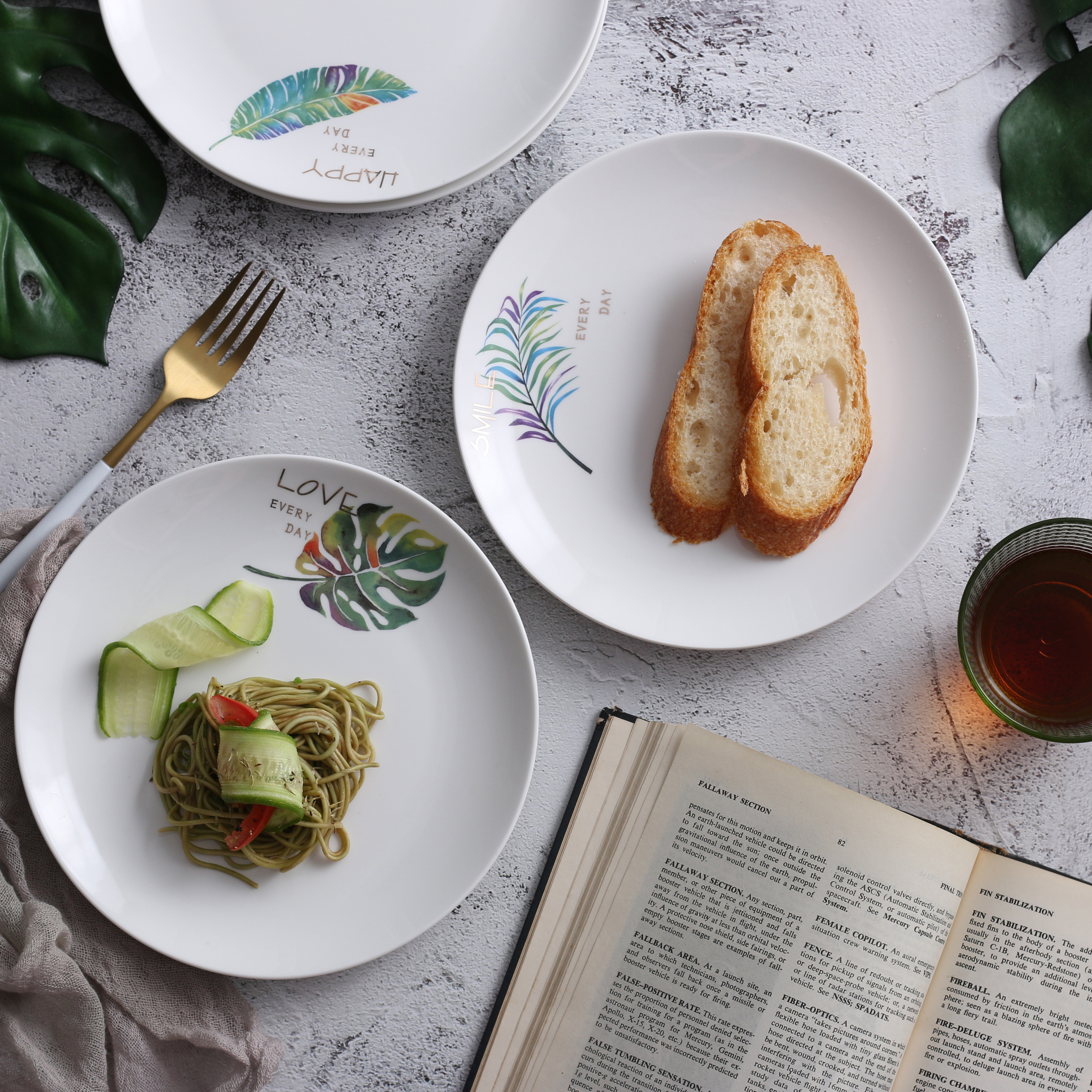 8 inch Round Plate Ceramic Dinner Plate Dish Porcelain Dessert Plate Dinnerware Cake Plate Daily Uses Home Tableware