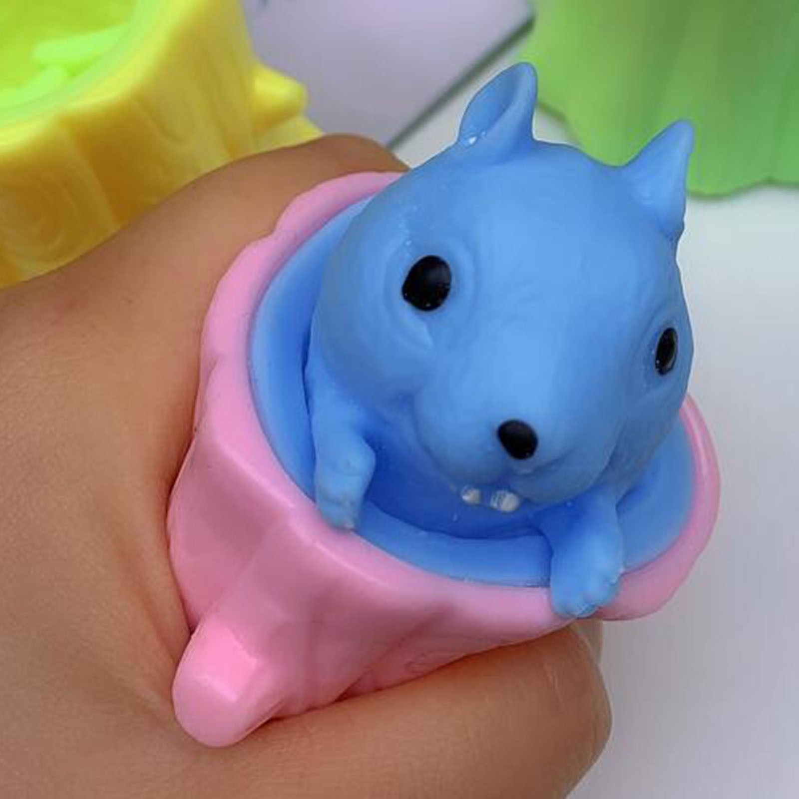 Cute Animal Squirrel Squeeze Squirrel Vent Squirrel Cup Decompression Toy Stump Rubber Stake Fidget Toys For Friends