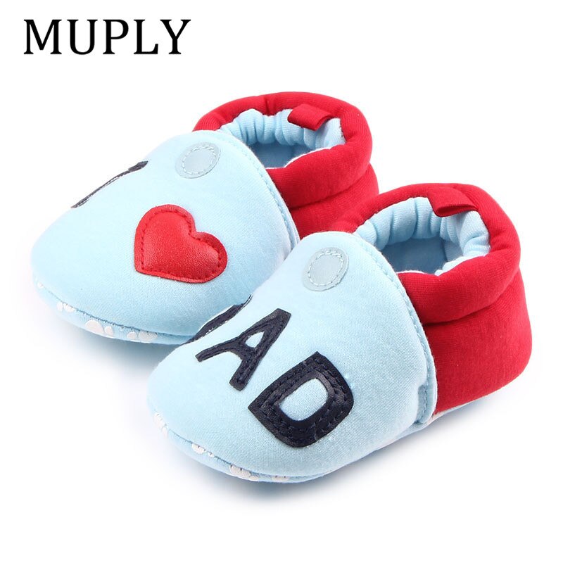 Söta första vandrare vår höst mjuk botten babyskor baby pojke tjej halkskydd tofflor tryck jag älskar mamma/pappa baby par skor