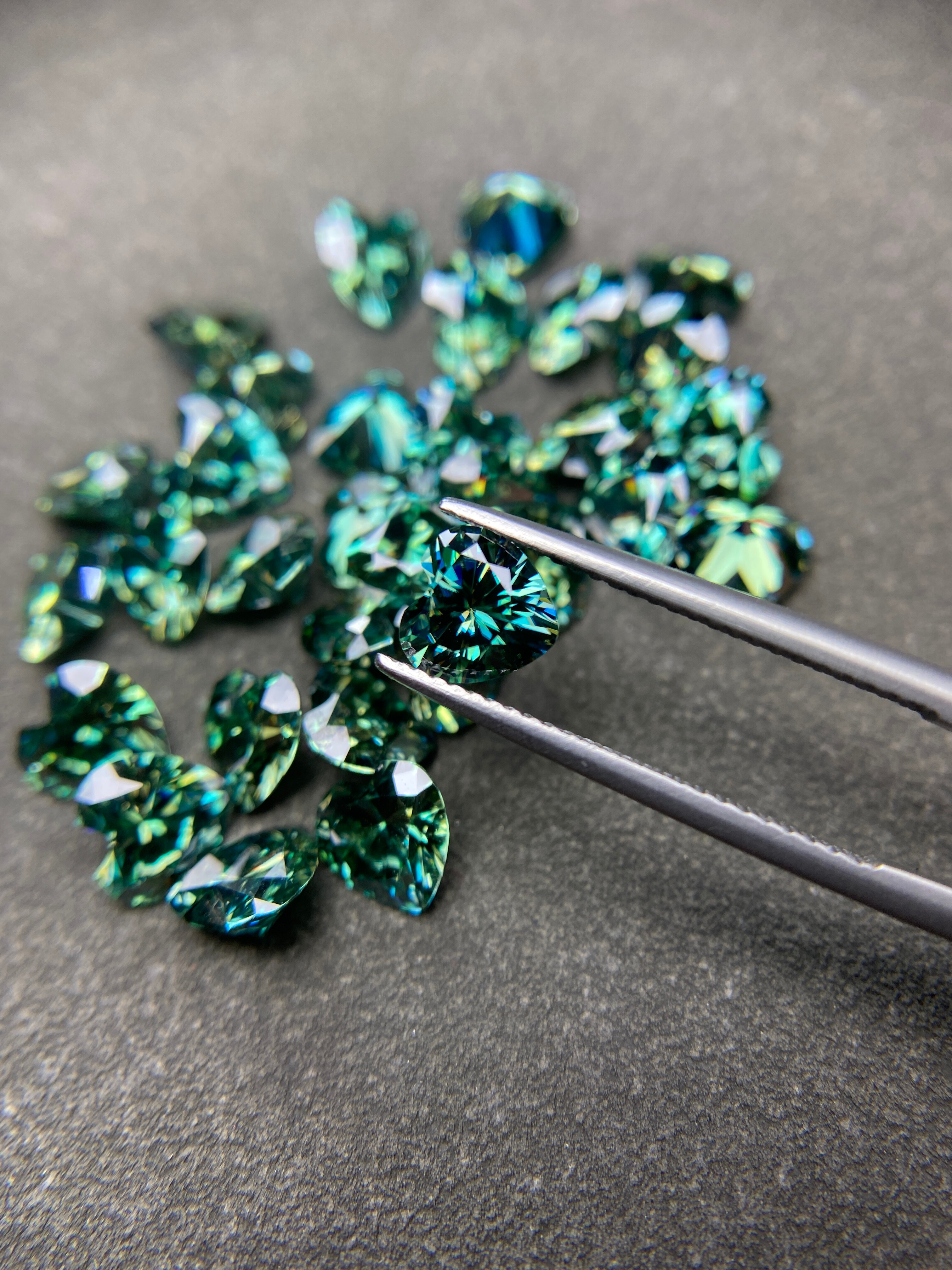 100% 6X6Mm 1.0CT Groen Moissanite Hartvormige Gezicht Cutter Blote Steen Laboratorium Gefokt Diamanten Bruiloft Engagement sieraden