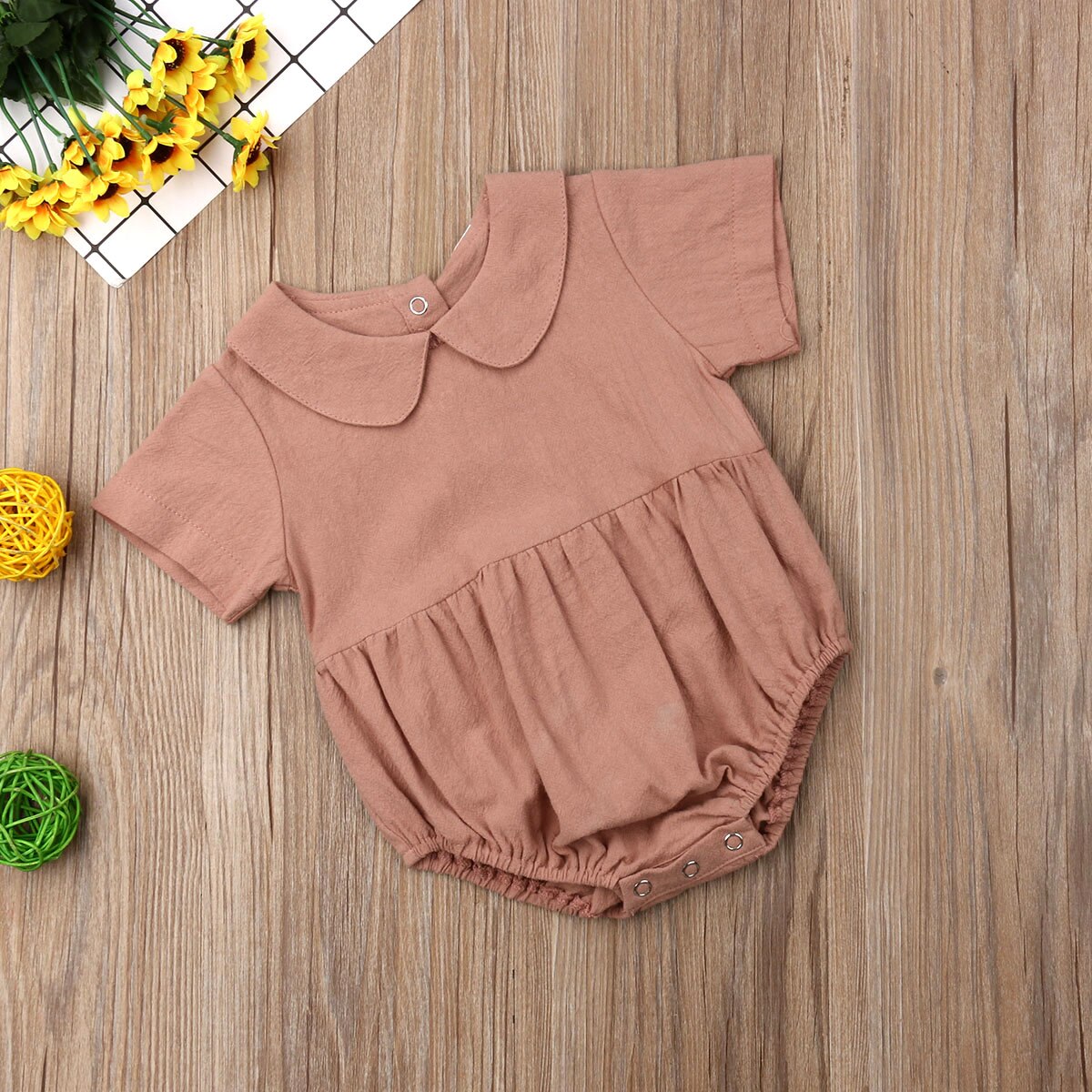 2019 nuovo Sveglio di Estate infantile Del Bambino Dei Ragazzi Delle Ragazze Body E Tutine Solido Collare Del Peter Pan di Tute E Tute Da Palestra Abiti Vestiti di Estate