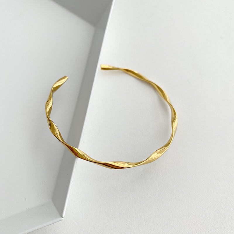 Peri'sbox Goud Kleur Wave Vorm Twisted Armbanden Dunne Geometrische Armbanden Voor Vrouwen Minimalistische Open Bangles Verstelbare Sieraden