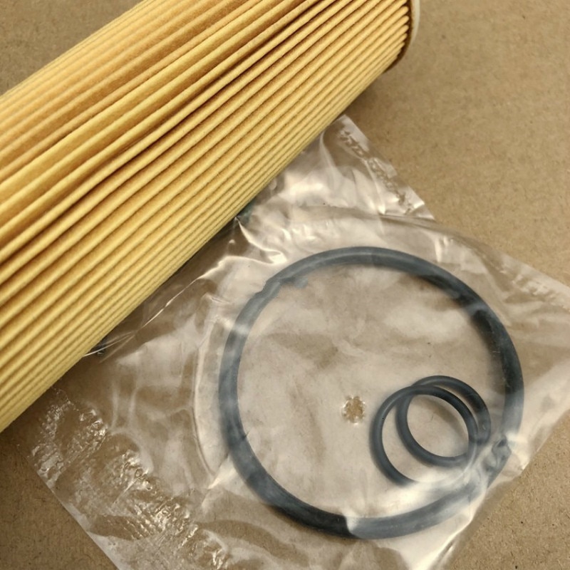 1Pcs Car Oil Filter For Mercedes Benz C180 C200 E200 E260L SLK200 CGI OEM A2711800509