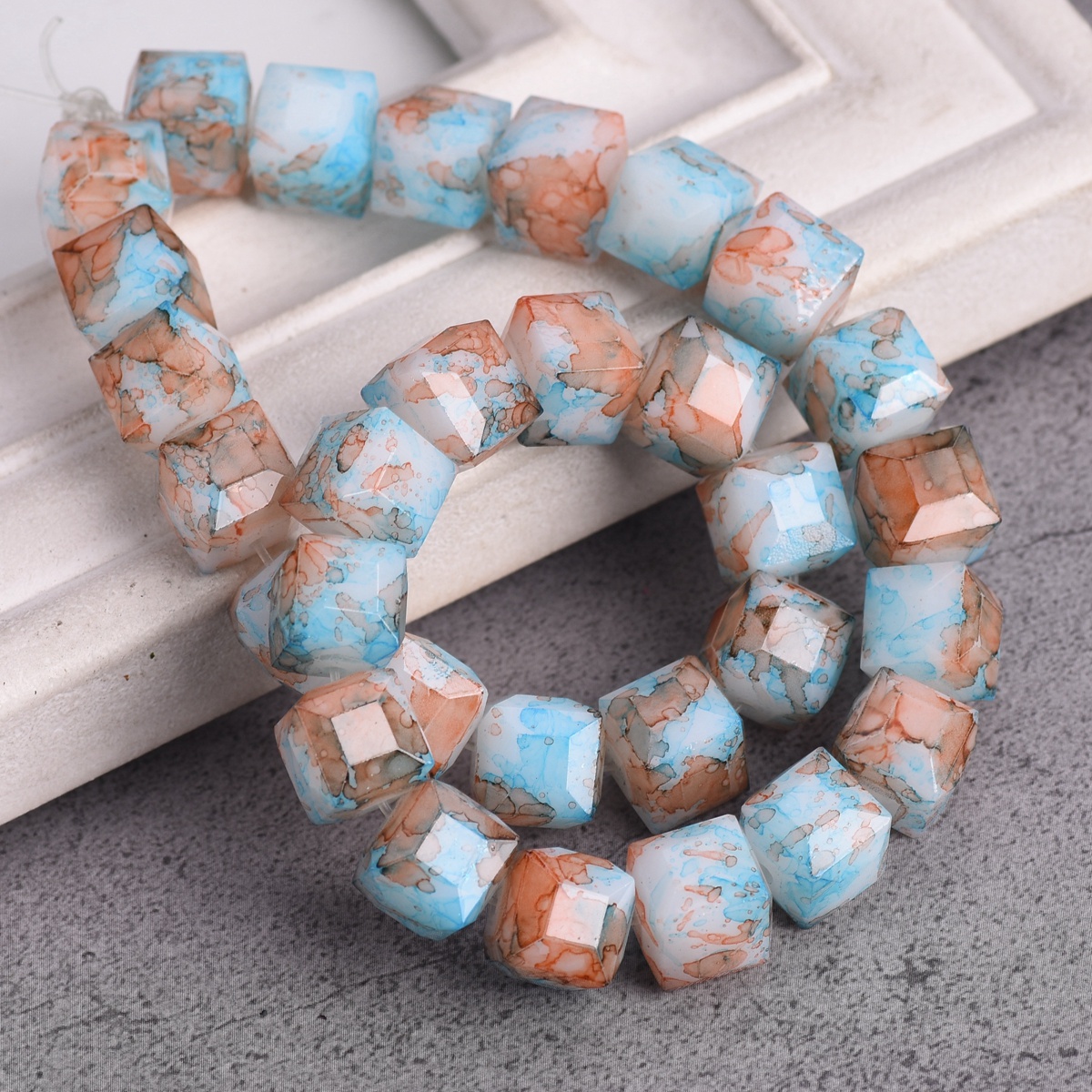Kleurrijke Bekleed Kubus Vierkant Geslepen 8Mm 10Mm Opaque Glas Losse Ambachten Kralen Lot Voor Sieraden Maken Diy craft Bevindingen