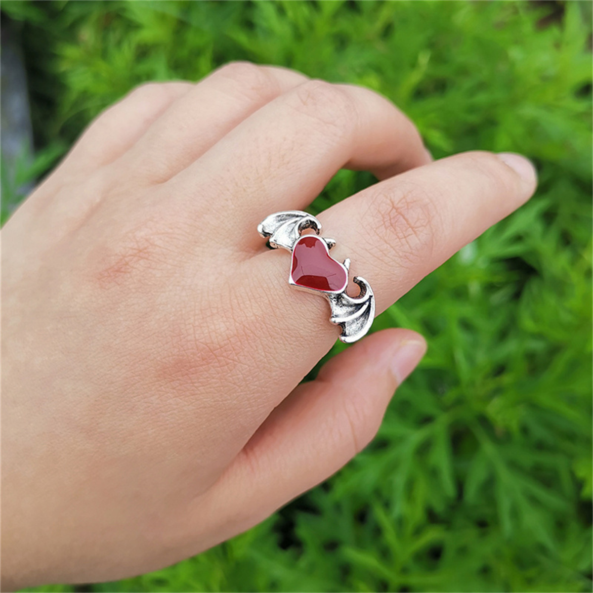 Vintage englevinger svart rød emalje hjerteringer for kvinner ond demonvinge kjærlighetshjerte fingerring gotisk festsmykker