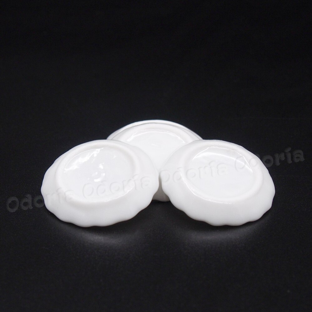 Odoria 1:12 Miniature 4PCS White Porcelain Dishes Ceramic Plates Kitchenware Dollhouse Kitchen Accessories