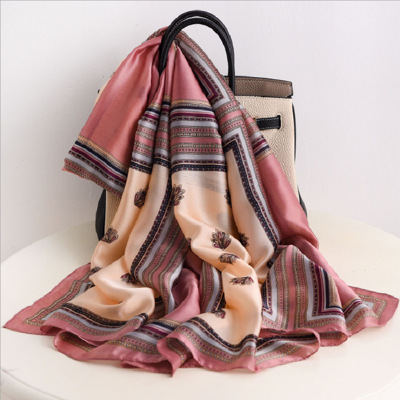 Sciarpa primaverile da donna, design di lusso, materiale in poliestere, sciarpa liscia, morbido scialle da spiaggia