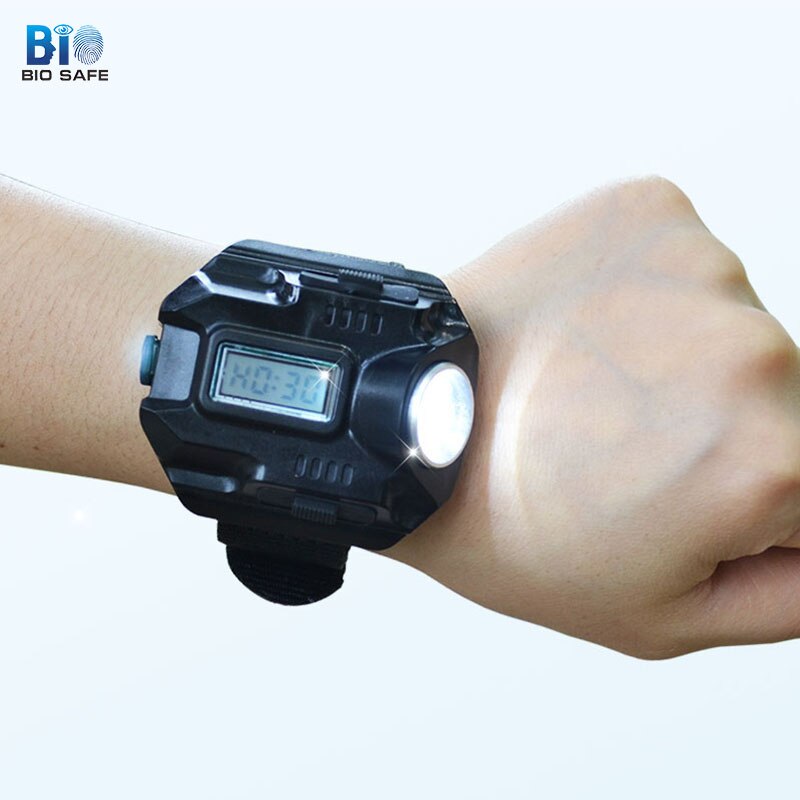 Biosafe-Reloj de pulsera para exteriores, linterna potente para correr de noche, linterna de defensa personal recargable de 5W