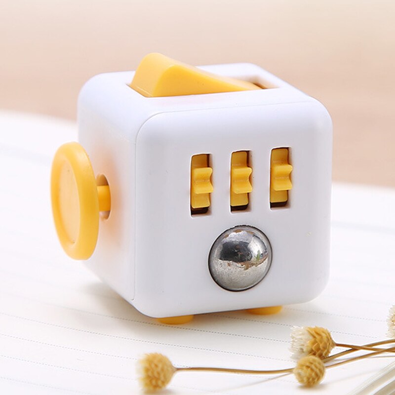 Bambini Cubo di Decompressione Ansia Alleviare Lo Stress Attenzione Giocattolo Per Adulti di Gioco Dadi Per I Bambini Regali di Natale Divertente Agitarsi Giocattoli: White orange yellow