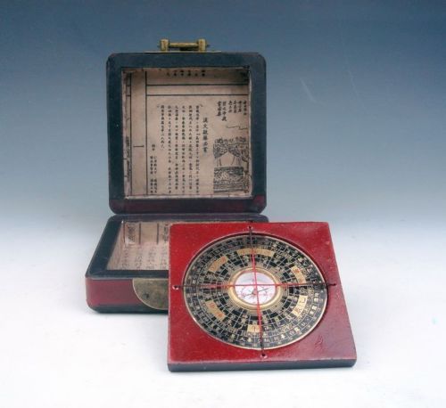 Elaborate Ancient Chinese Classical Feng Shui Compass with Wooden Dragon Phoenix Box