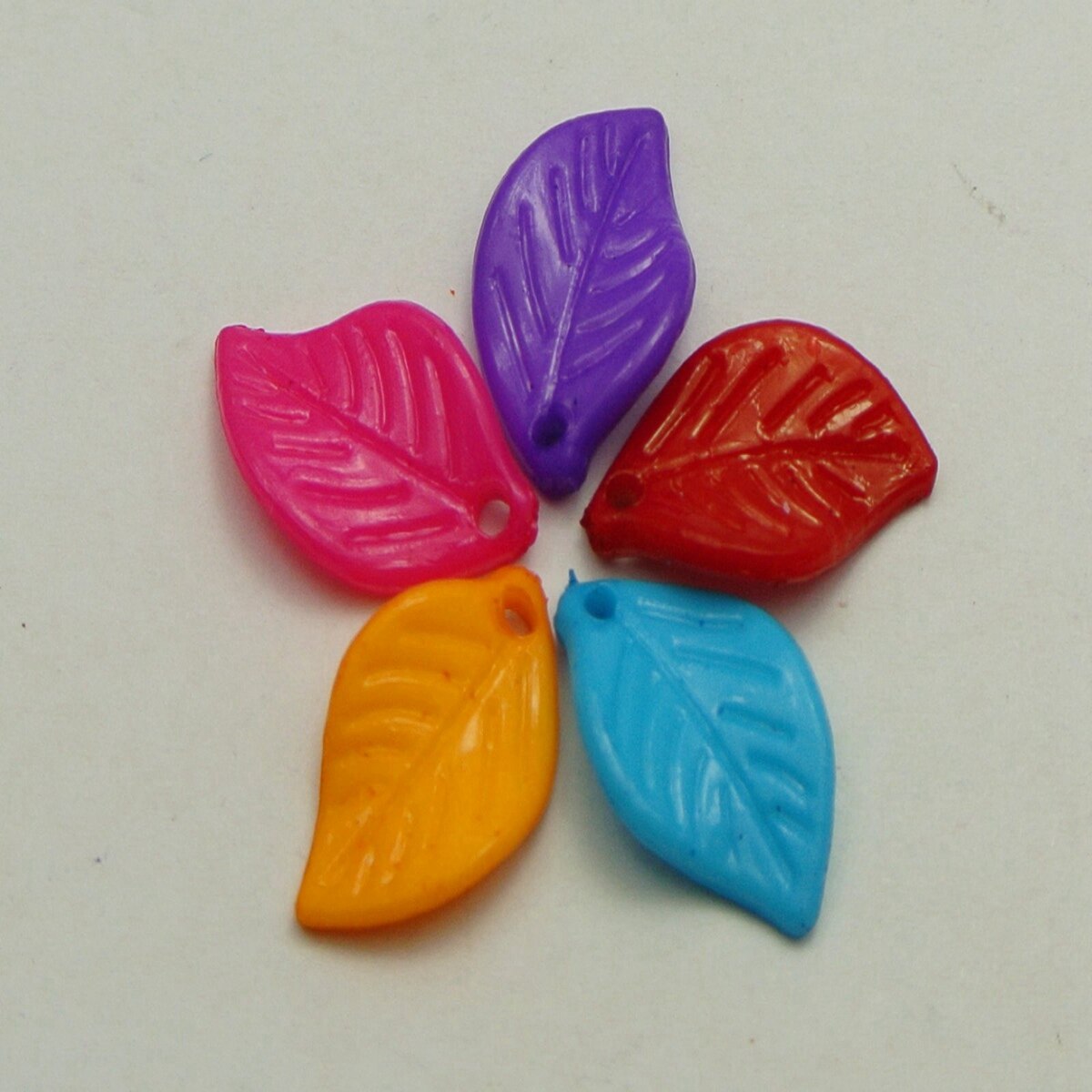 Craft DIY Mixed Color Acrylic Leaves Flower Petals Charm Pendants Various Shape: 200PCS 16X10mm