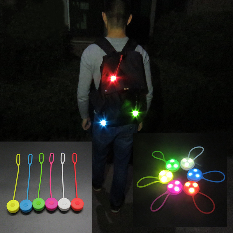 Mini lumière de vélo pour sac à dos en Silicone populaire, pour la conduite de nuit, voyant d'avertissement de vélo facile, feu arrière LED pour la sécurité du cyclisme