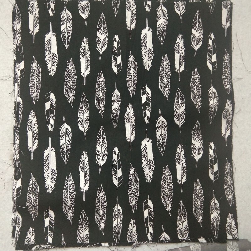 4 pièces 24x25cm joli noir blanc Note de musique noir gris plume imprimé coton tissu Bundle bricolage couture Patchwork poupée tissu décor
