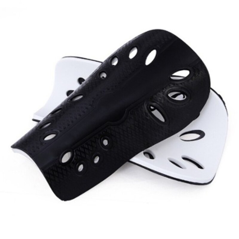 1 Paar Voetbal Scheenbeschermers Plastic Voetbal Guards Been Protector Voor Kinderen Volwassen Beschermende Ademend Scheenbeschermer Blauw Rood: black / Adults