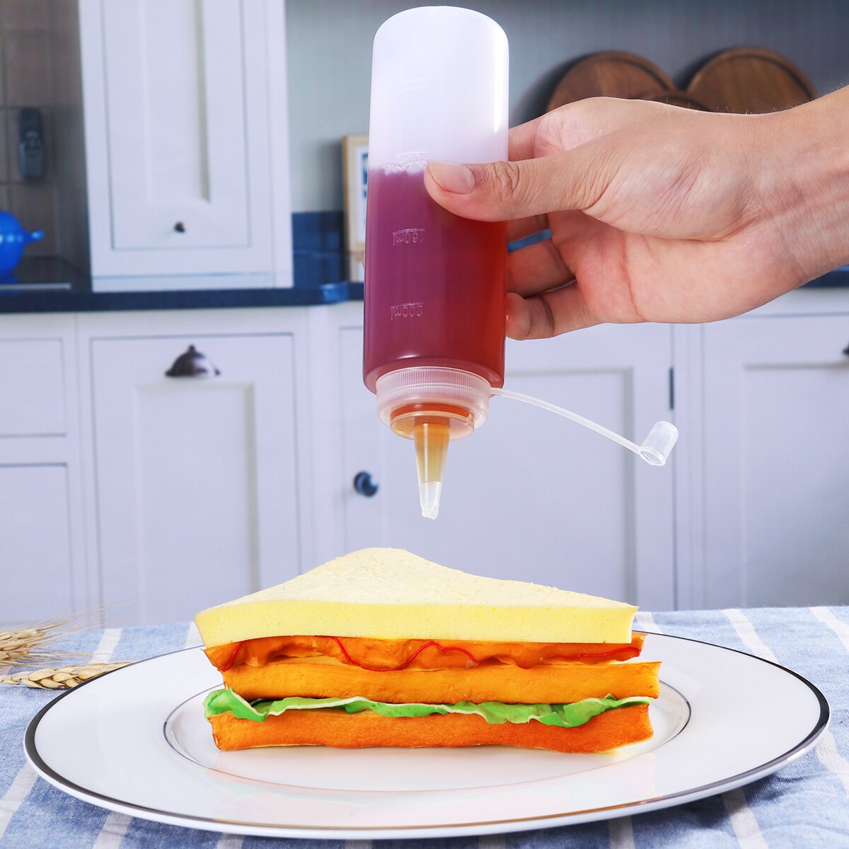 4 stuks plastic voedselveilige spuitfles voor saus en saus voor mosterd-ketchupdressing
