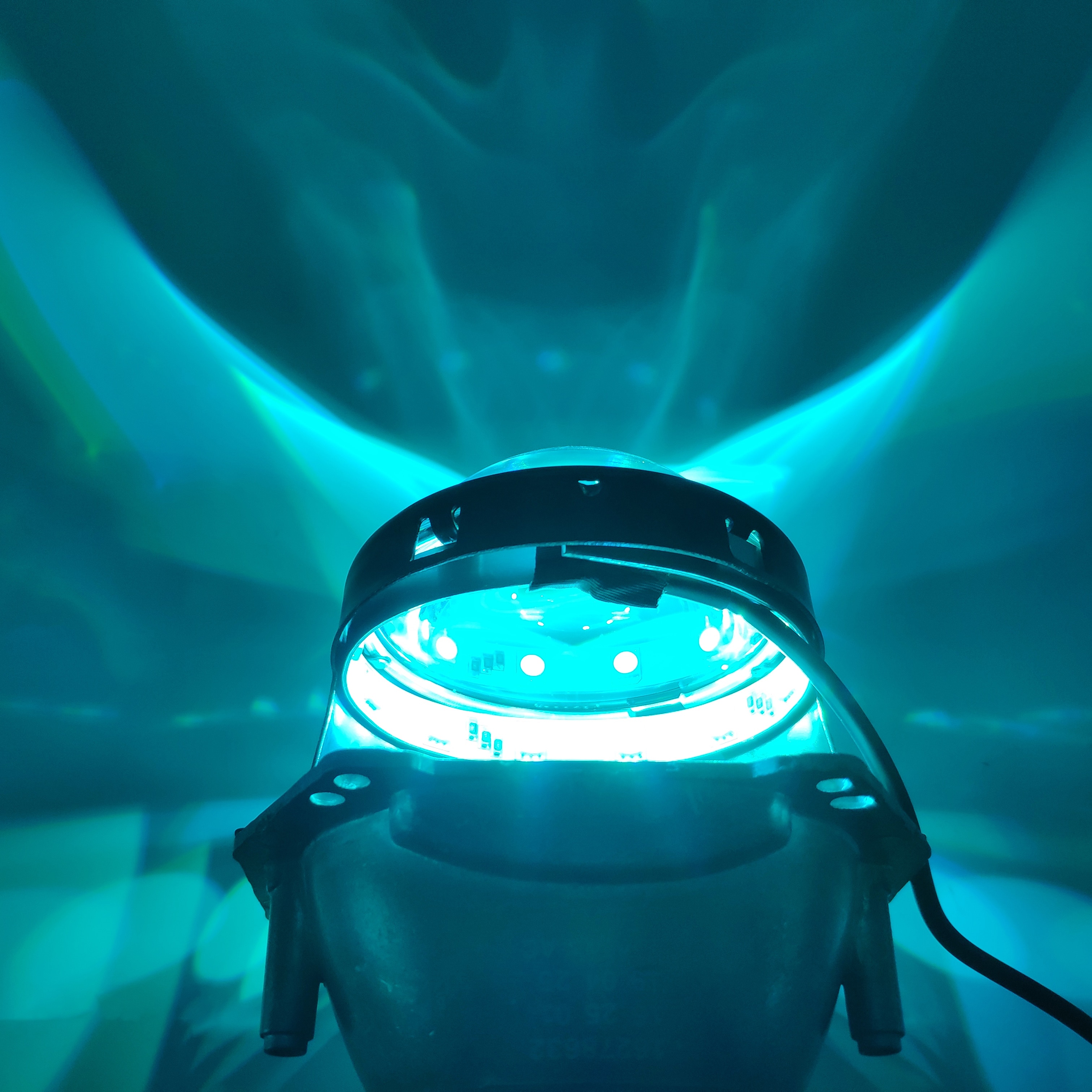 Auto rgb strålkastare projektor led devil eye demon eye lamp för bil app fjärrkontroll projektor pannlampa vinklar öga