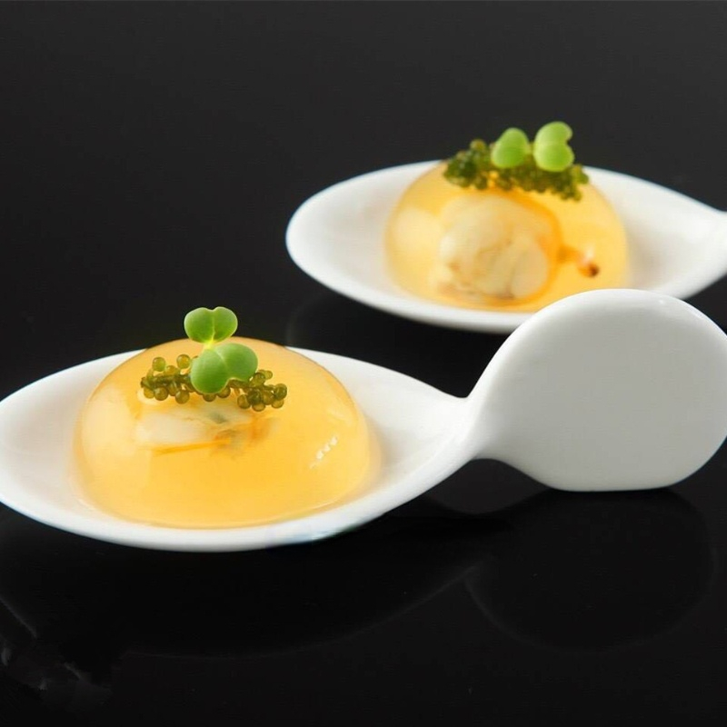 Cuchara de cerámica blanca con forma de Caviar, cucharilla de cocina Molecular, plato para Sushi, ensalada de frutas, platos, cubiertos de cocina para restaurante