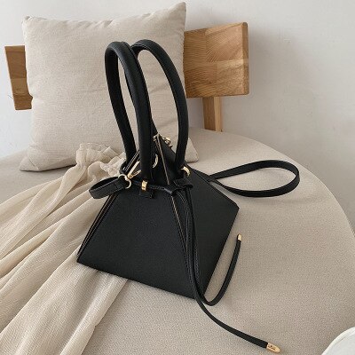 Chic Geometric Triangle Drawstring Women Handbags Casual Pu Messenger Bags Female Solid Color Shoulder Bag Clutch: Black