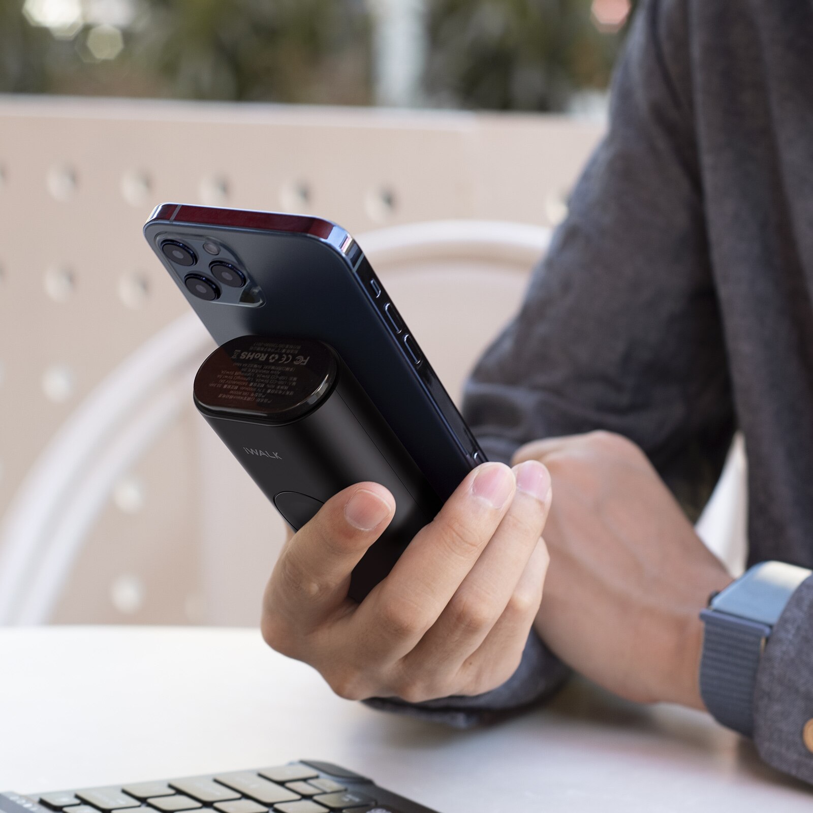 iwalk Power Bank 9000mAh with Built in Cable iOS watch and Phone Charger Power Bank