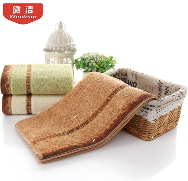 Goede kwaliteit katoenen handdoek, absorberend, zacht en comfortabel, geborduurd en snel drogend.