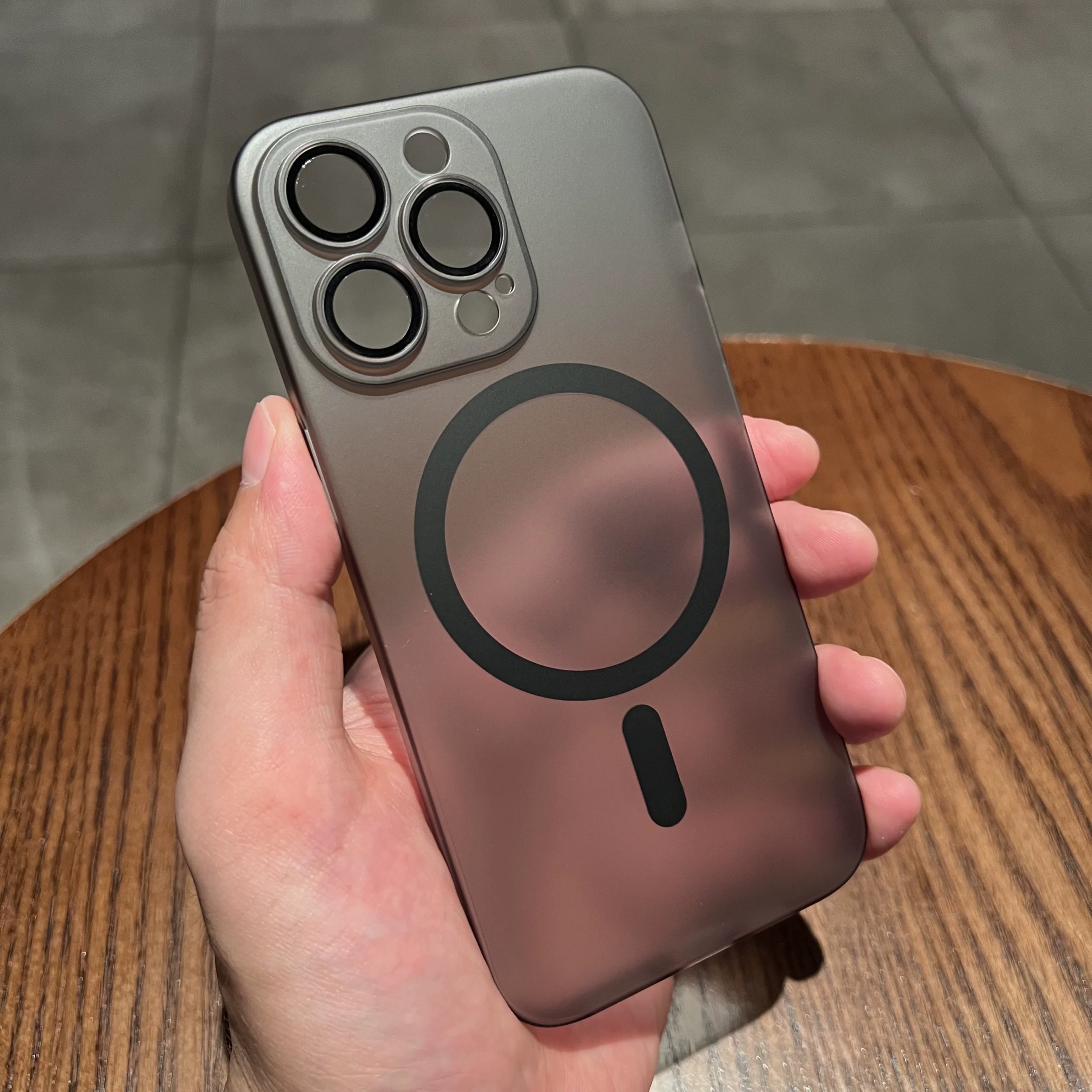 Capa Protetora à Prova de Choque Magsafe Magnetic Matte PC Ultrafino para iPhone 14, 15, 13, 12, 11 Pro Max: Microfibra / Bege