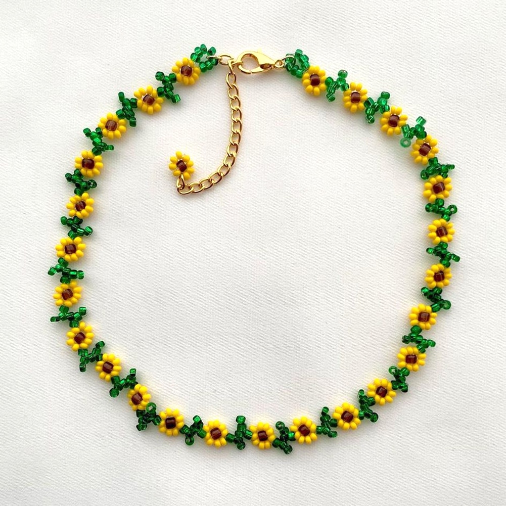 Dvacaman Korean Trendy Colorful Little Daisy Flower Beaded Necklace for Women Boho Acrylic Bead Clavicle Necklace Choker Jewelry