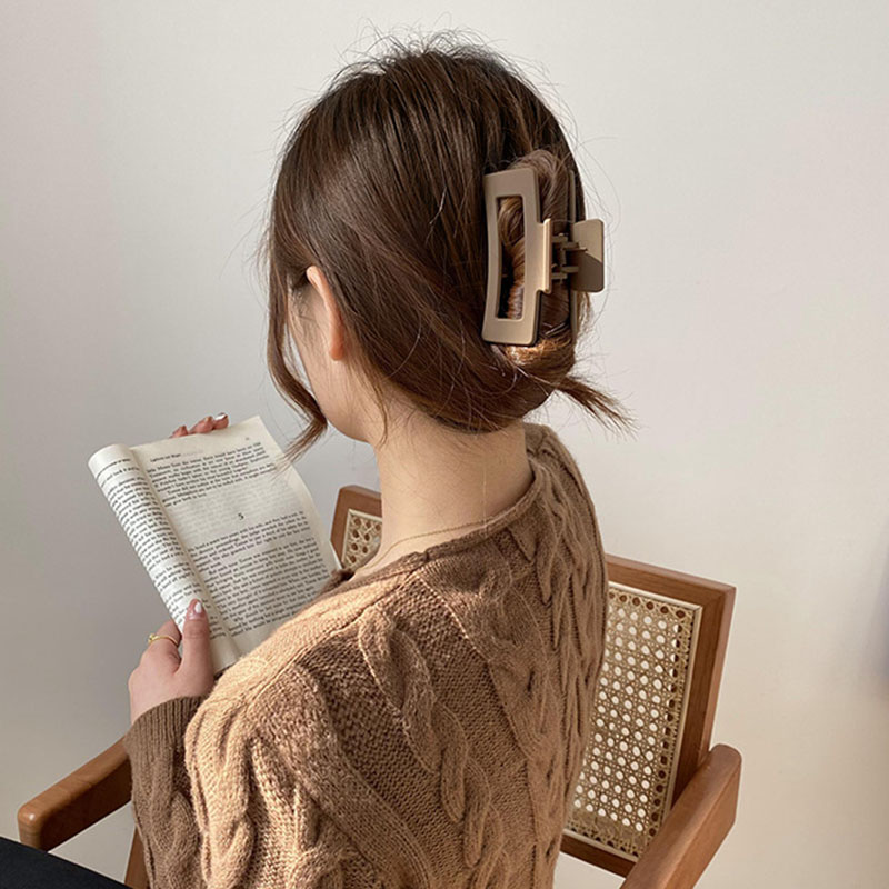 Pinza para el pelo geométrica con flor marrón y Beige para mujer, pinza para el pelo sólida con temperamento, horquilla dentada, accesorios para el cabello a la