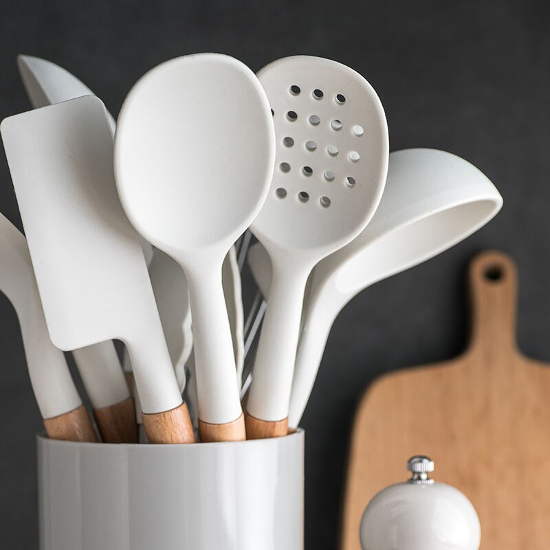 Silicone Kitchen Cooking Tools Set Cook Utensils Kits Non-stick Cookware Wooden Handle Kitchenware Spatula Shovel Baking Gadgets