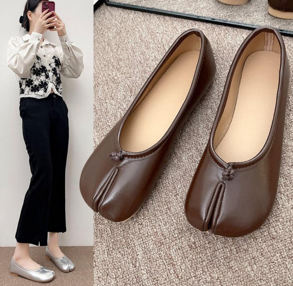 Scarpe basse da donna Tabi Ninja scarpe da donna in pelle comode ballerine mocassini morbidi con punta divisa 2024 mocassini da donna giapponesi