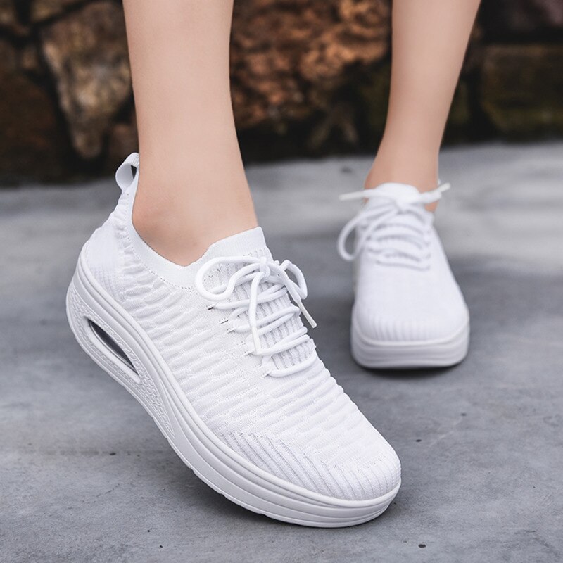 Obuwie damskie platforma trampki na koturnie 2020 oddychająca wysokość zwiększenie obuwie Casual Lace Up damskie buty Fitness kliny obuwie