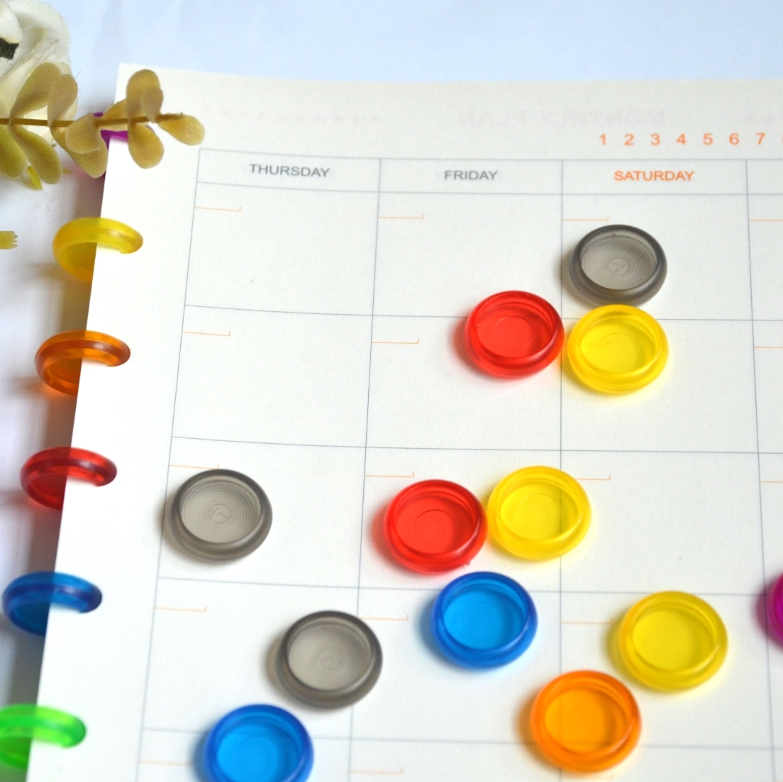 12 sztuk 18mm kolor z tworzywa sztucznego książki wiążące grzyb otwór tarcza pierścień dla A5A6 szczęśliwy planowanie spoiwa pierścienie Scrapbooking wiążące dostaw