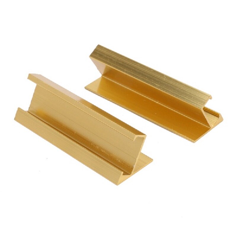 Nowe 19 grup złoto-ton metal, cyfry arabskie razem etykiety z cenami na rynku sklepowym