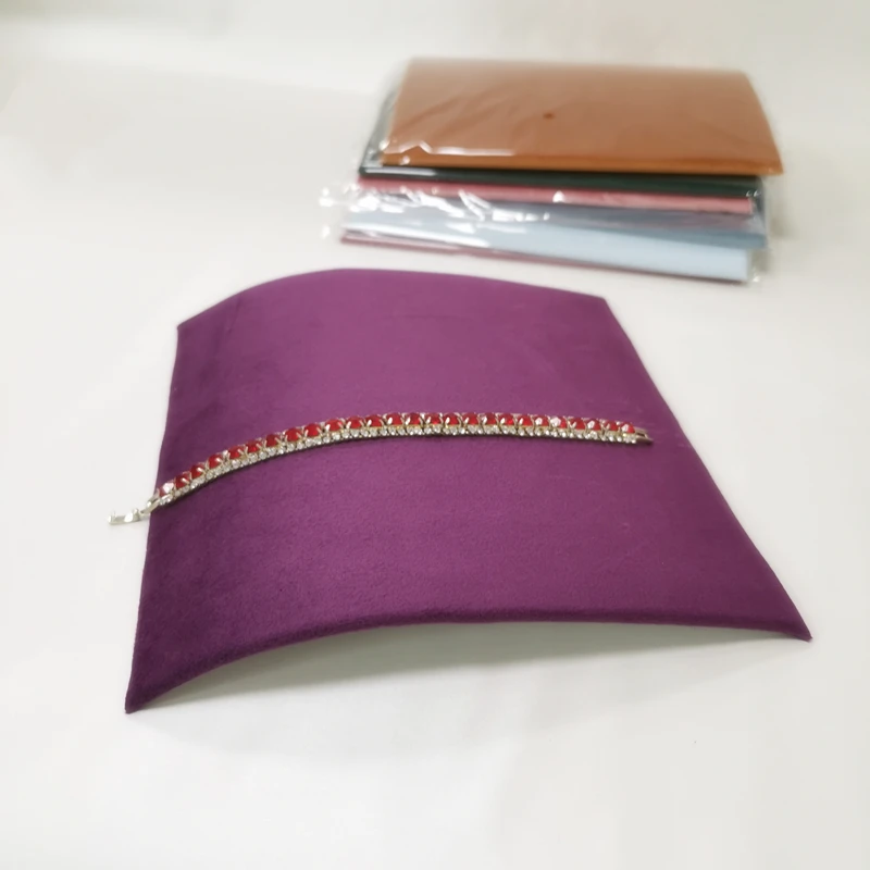 Hoge, gebogen fluwelen kettingstandaard, sieradenstandaard, sieradendisplay, sieradenhouder, opbergstandaard voor kettingen en sieraden.: Rood