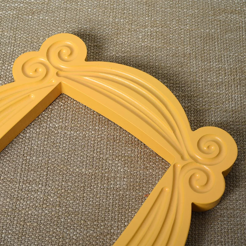 Marco de puerta de la serie de TV Friends hecho a mano, marcos de fotos amarillos de madera, colección coleccionable de decoración del hogar, Cosplay de dibujos animados Rahmen