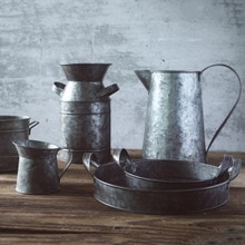 Retro vintage jernbakke container kan plade vase dekorationer landdistrikter stil stilleben, mad fotografering rekvisitter