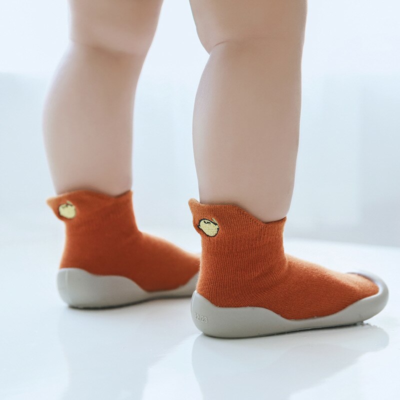 bébé chaussettes broderie dessin animé fruits enfants chaussettes de sol en caoutchouc bas antidérapant bébé marche chaussettes