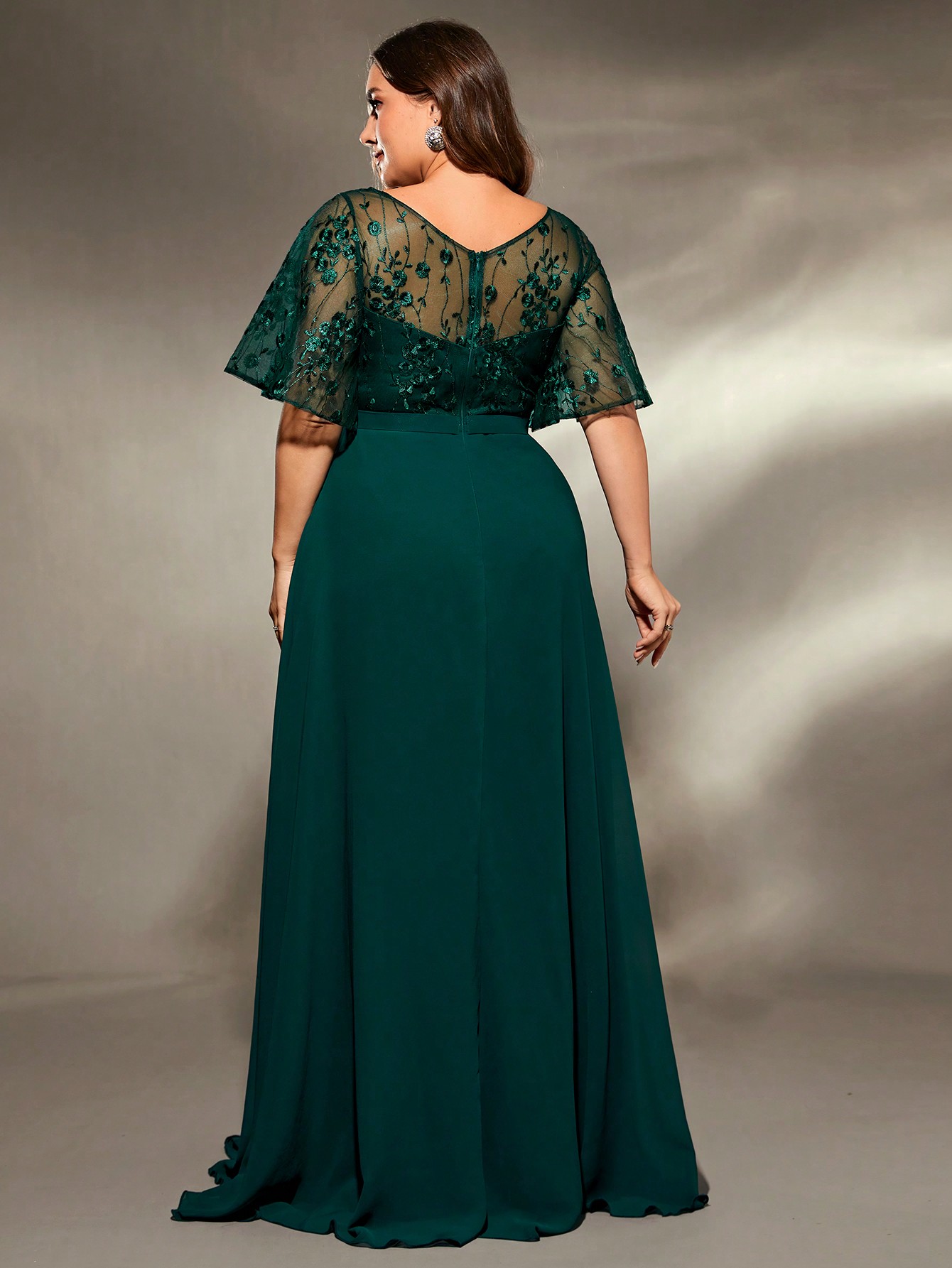 Mgiacy de talla grande con cuello en V, manga trompeta transparente, falda completa de gasa bordada, vestido de noche, vestido de