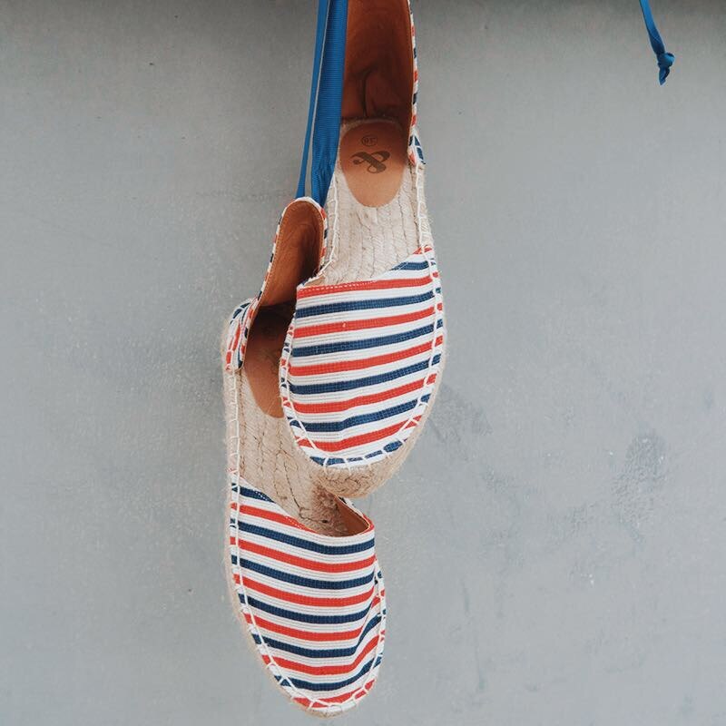 Espadrille-sandalen met plateauzool in een (extra) brede pasvorm in zwart | Yours Clothing