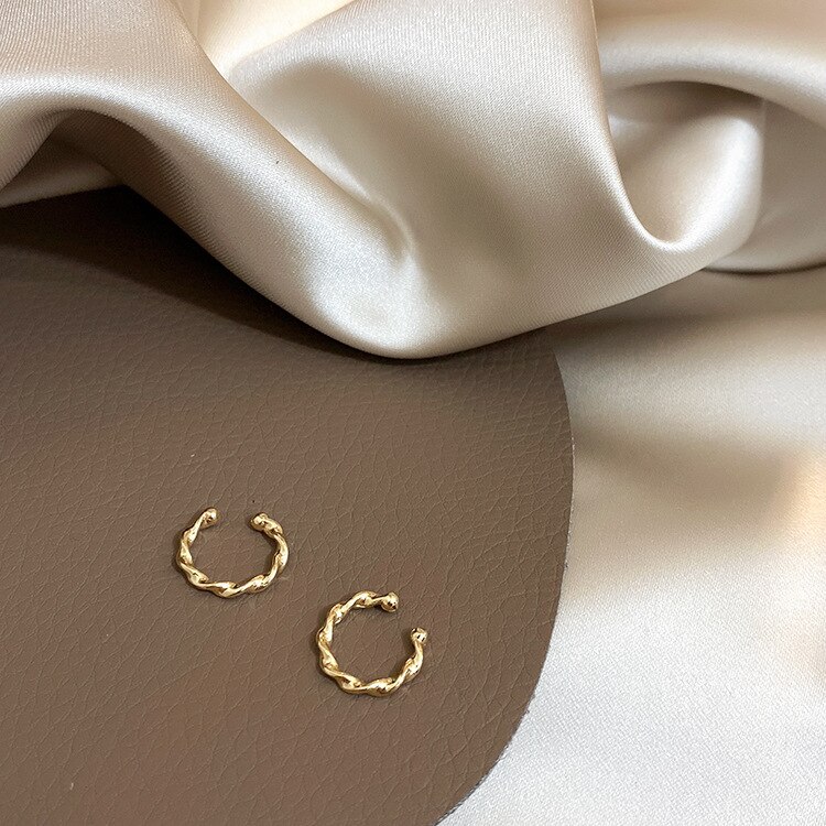 Charms Gold Silver Color Geometric Circle Letter C Small Clip on Earrings without Piercing Minimalist Earcuff Earring Jewelry: d