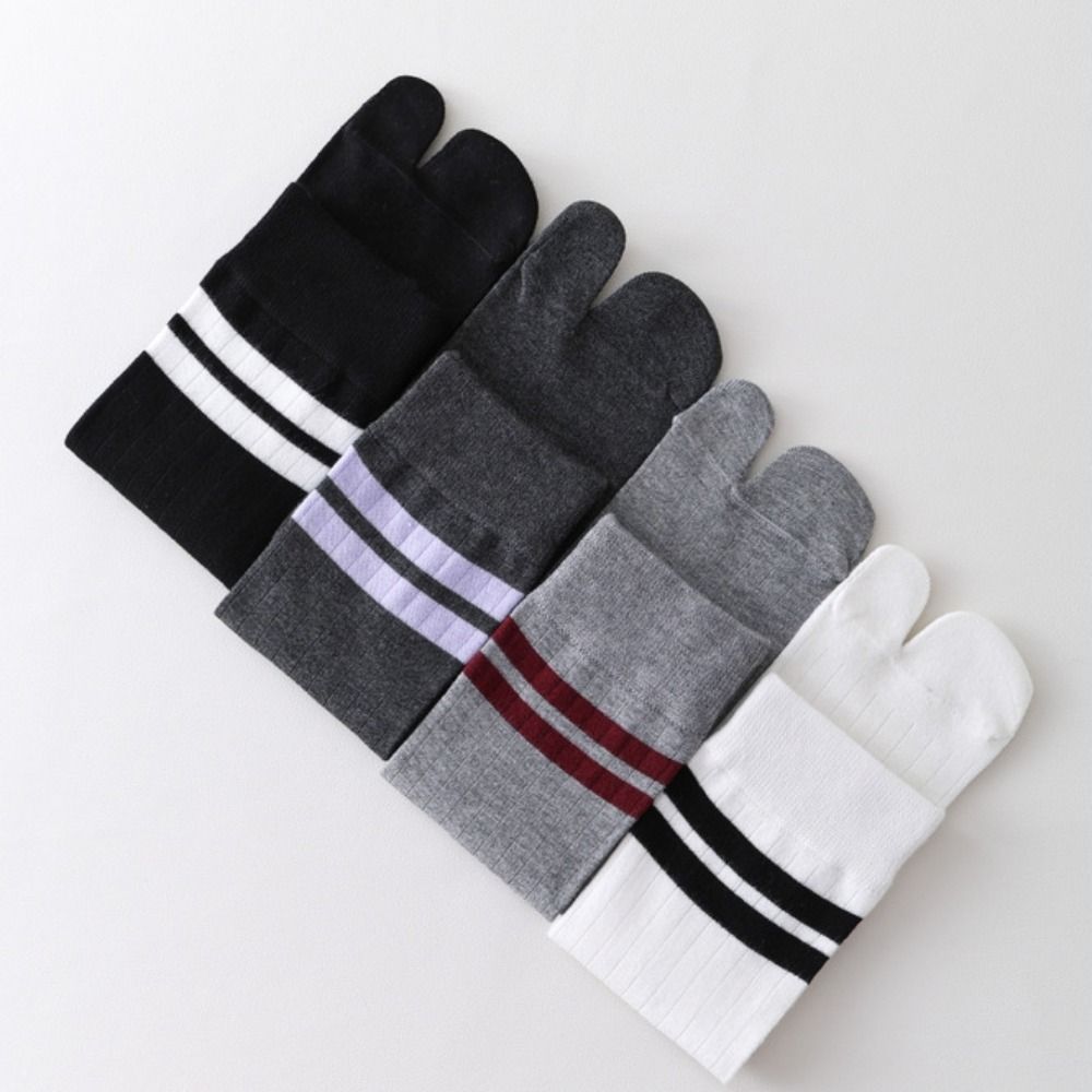 2 par randiga tubstrumpor med två tår, svettabsorberande, andningsbara tåstrumpor, mitten av vaden, halkfria tåseparerande strumpor, dagliga strumpor