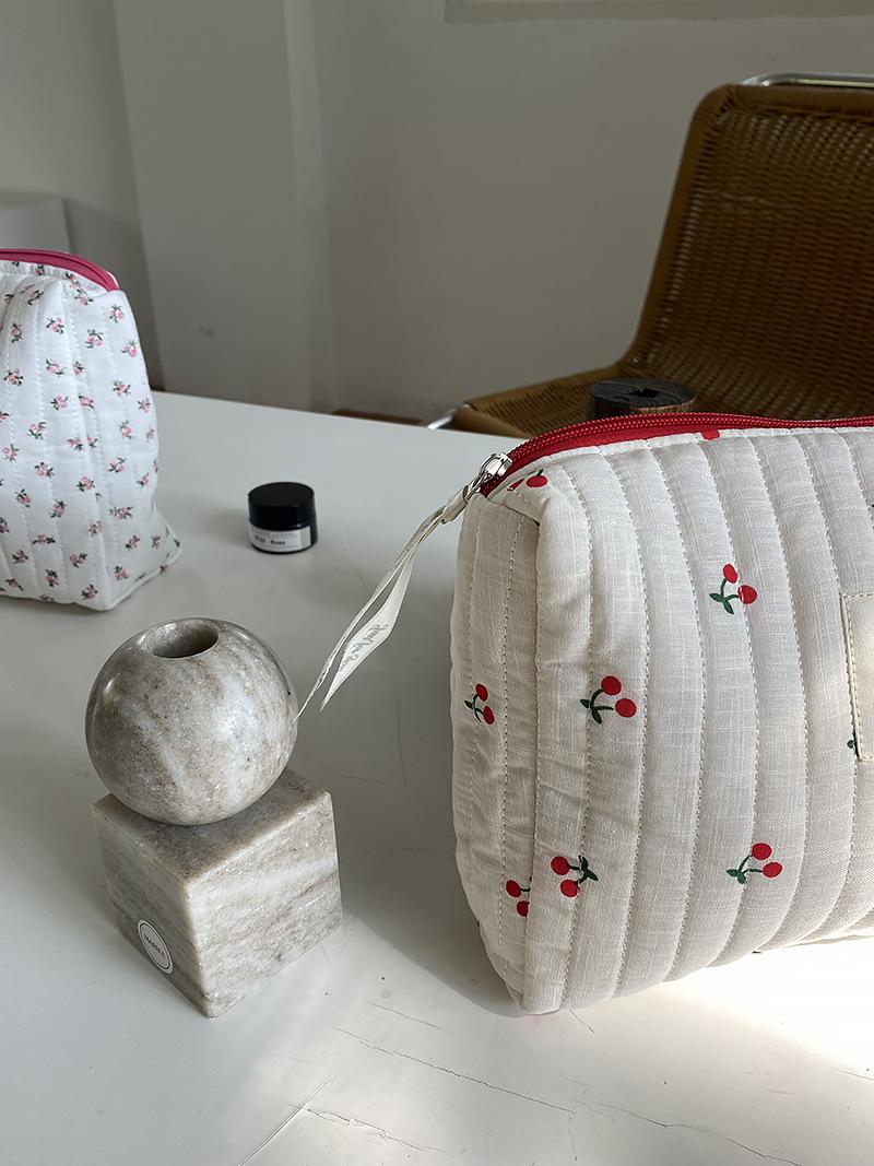 Koreanische Stepp machen-hoch Tasche Für Frauen Kosmetische Lagerung Tasche Tragbare Kulturbeutel Taschen Weibliche Schönheit fallen Baumwolle Blumen- Kosmetische Beutel: YT