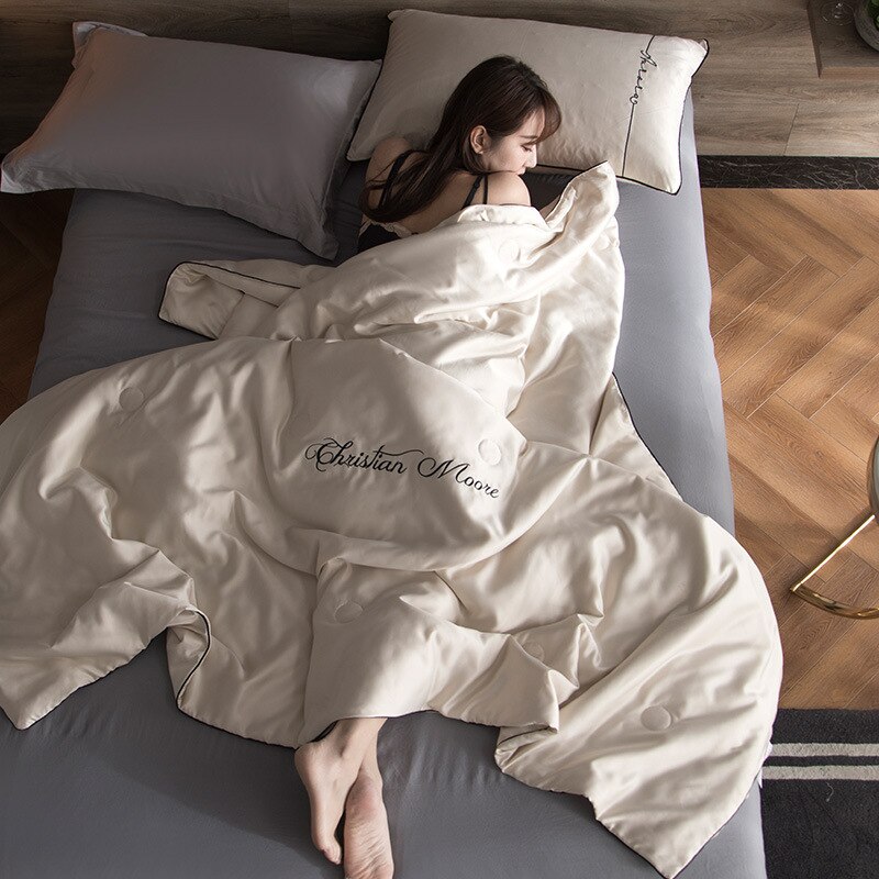 Été Tencel nu dormir été cool couette couleur unie broderie climatisation couette simple double mince couette LB63015