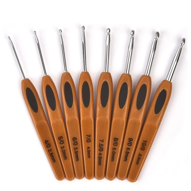 8Pcs Mix Size 2.5mm-6mm Crochet Hook Knit Weave Yarn Craft Knitting Needle Plastic Handle Knitting Hooks Needles Tools Christmas: brown-white  2.5-6mm