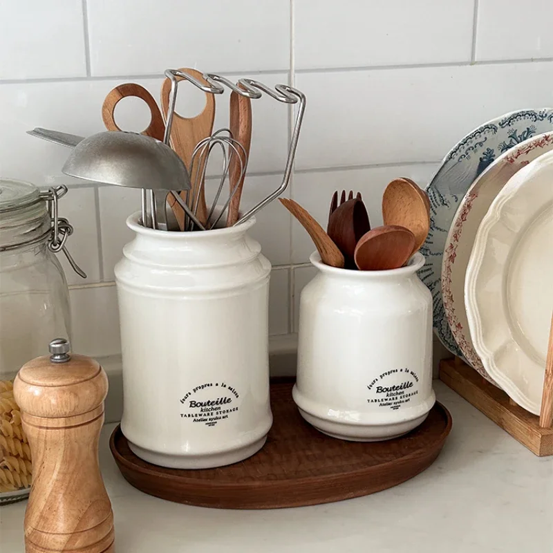 Fransk japansk stil retro køkkenredskaber knive gafler spisepinde rør opbevaringskrukker flasker og vaser