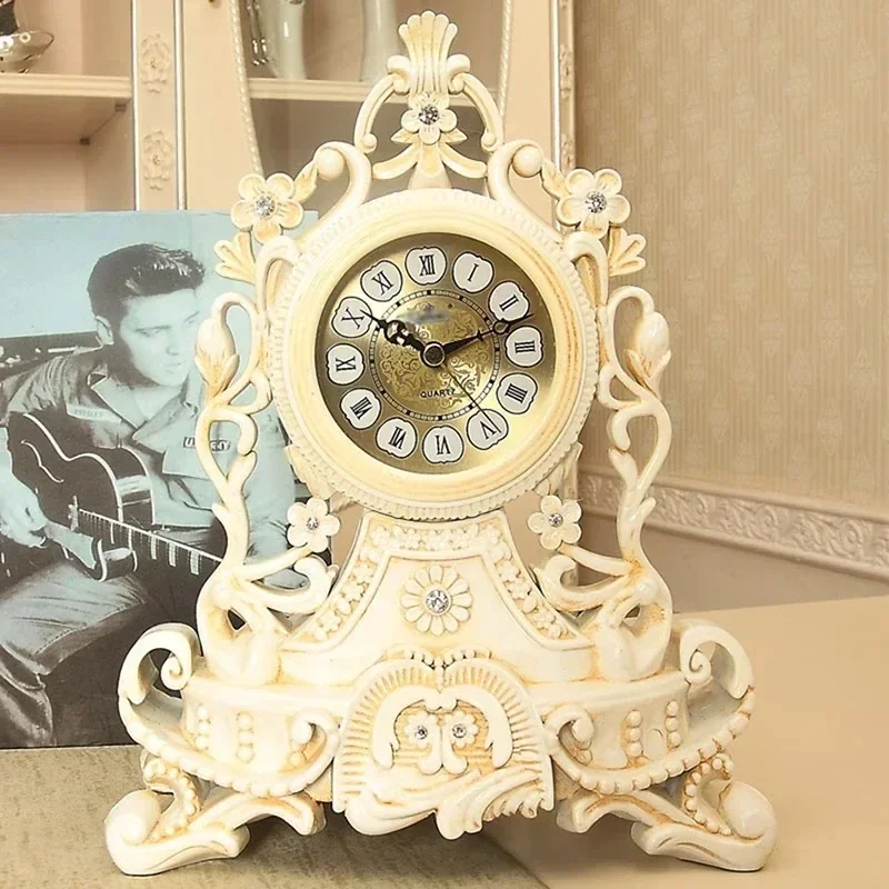 Zegar stołowy w stylu vintage w stylu europejskim Francuski dekoracyjny analogowy zegar na biurko Nie tykający Zasilanie bateryjne do półki w salonie