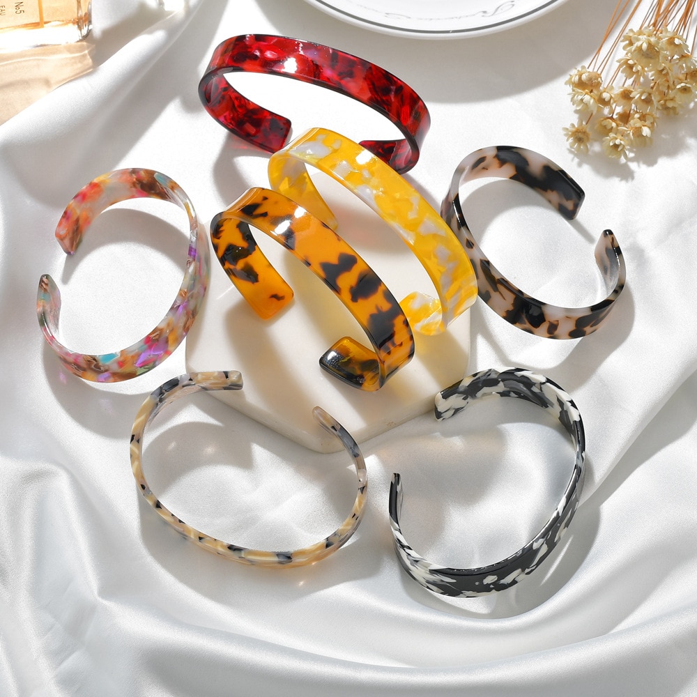 Mode Acryl Luipaard Manchet Armbanden Armbanden Voor Vrouwen Meisjes Kleurrijke Hars Manchet Armbanden 12Mm Breedte Open Bangle Party