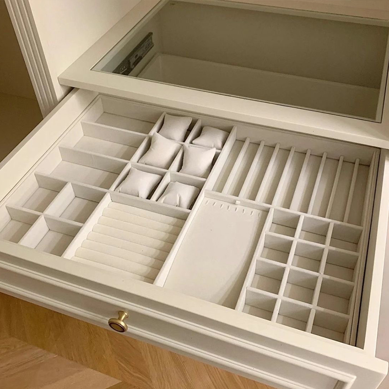 Espositore per gioielli in velluto Porta gioielli squisito Anello portatile Orecchini Collana Organizzatore Scatola di immagazzinaggio Vassoi organizzatore Beige
